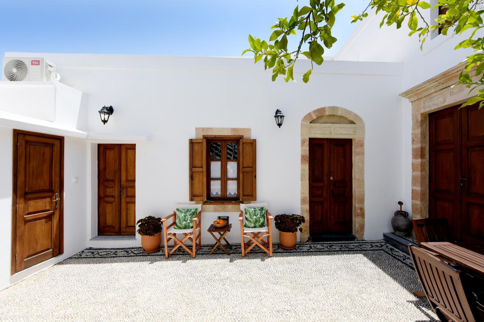 Annoula - Traditional Lindian House