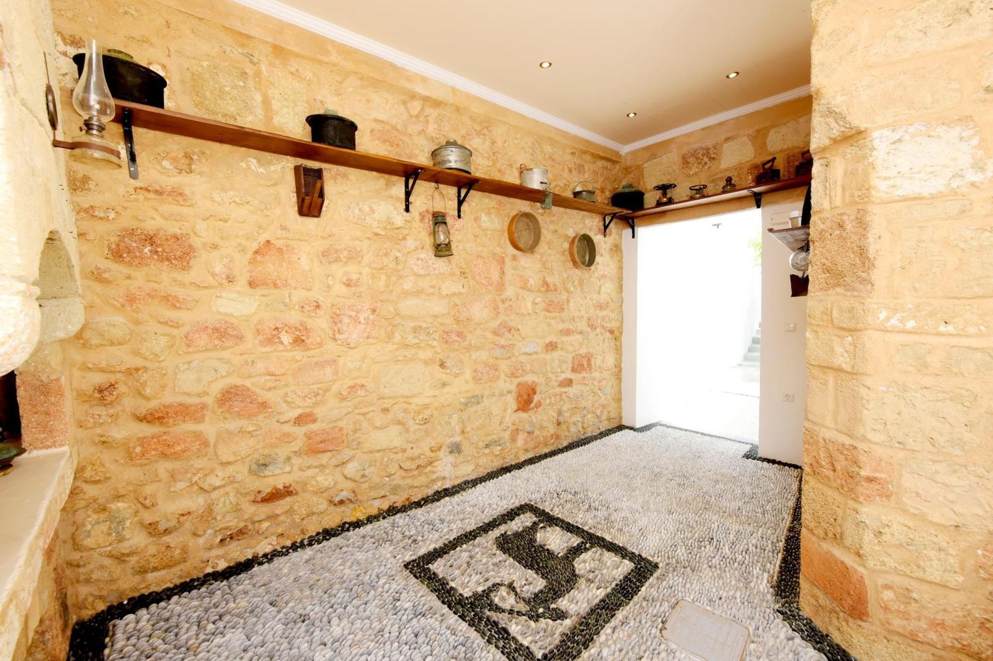 Annoula - Traditional Lindian House